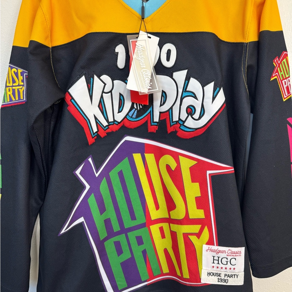 KID 'N' PLAY HOUSE PARTY Headgear Classics Yellow Hockey Jersey 🆕 - Picture 10 of 11